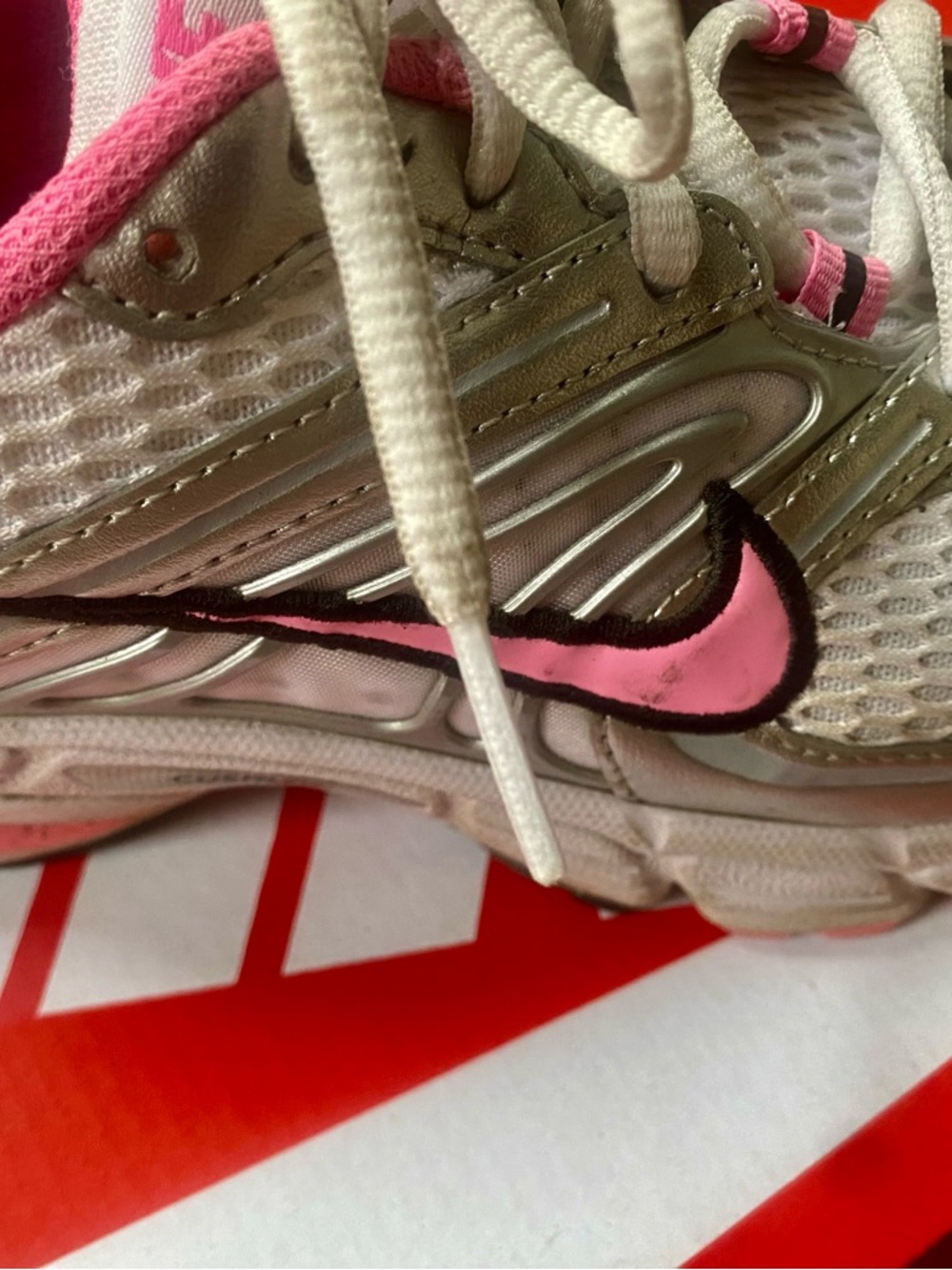 Nike Women’s Athletic Sneakers - White and Pink
